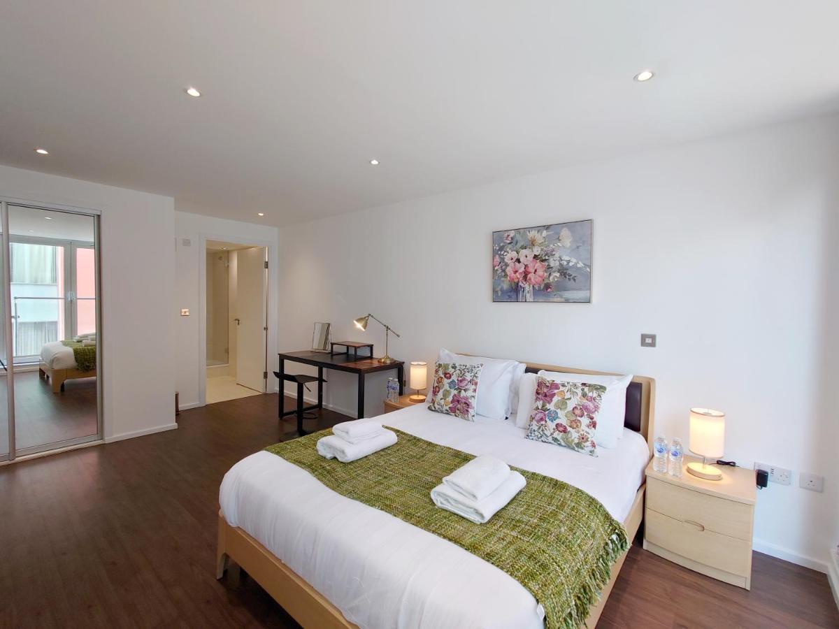 Fully Serviced Two Bed Apartment By Excel & O2 London Exterior photo