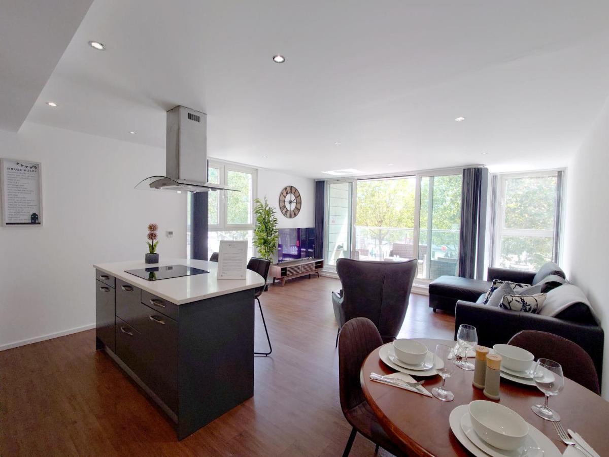 Fully Serviced Two Bed Apartment By Excel & O2 London Exterior photo