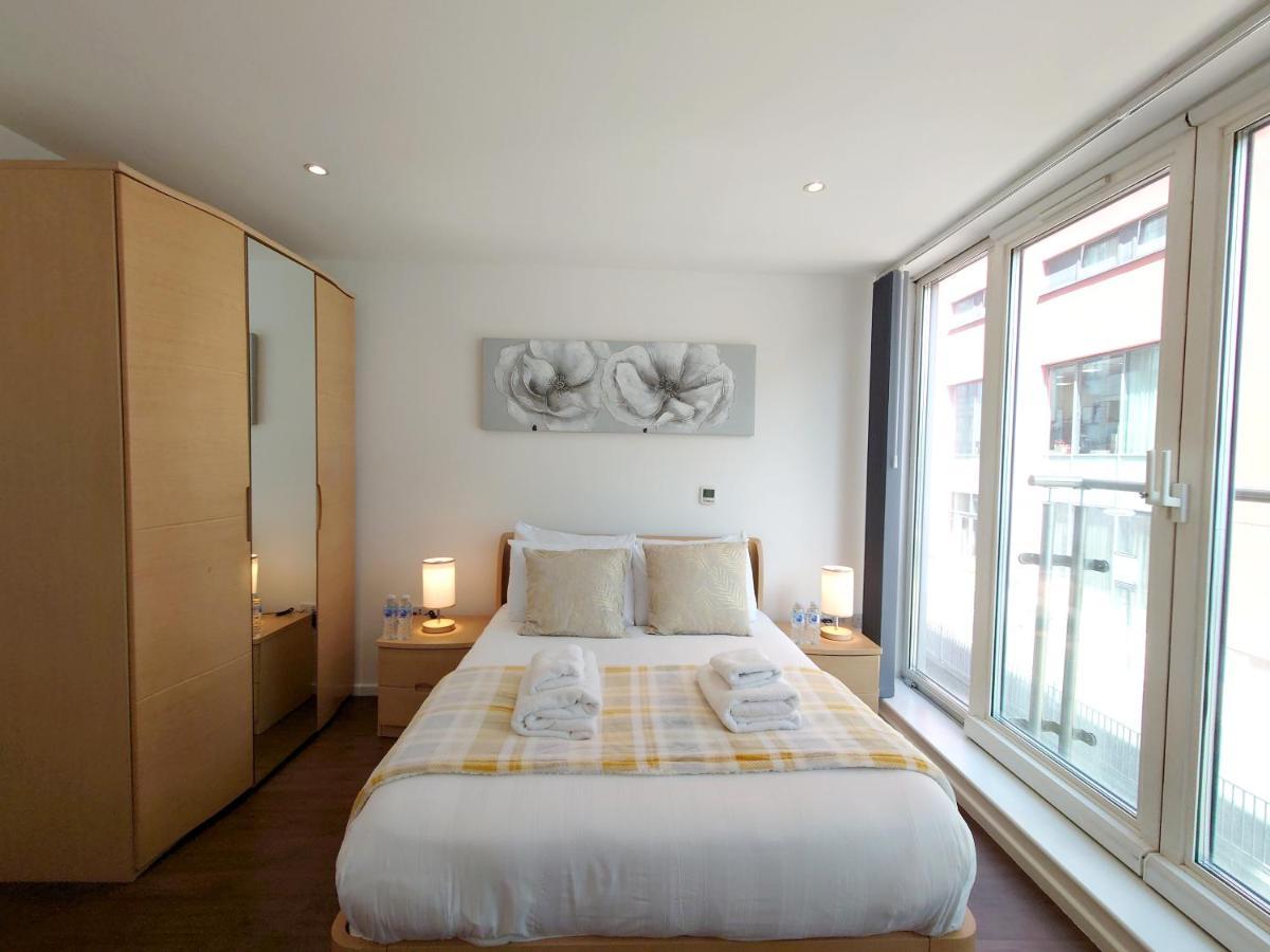 Fully Serviced Two Bed Apartment By Excel & O2 London Exterior photo